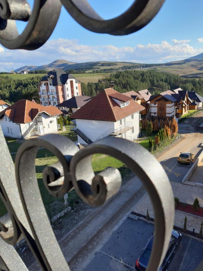 Narcis 17 - Novonamesteni Apartman Sa Prelepim Pogledom Na Tornik ズラティボール エクステリア 写真