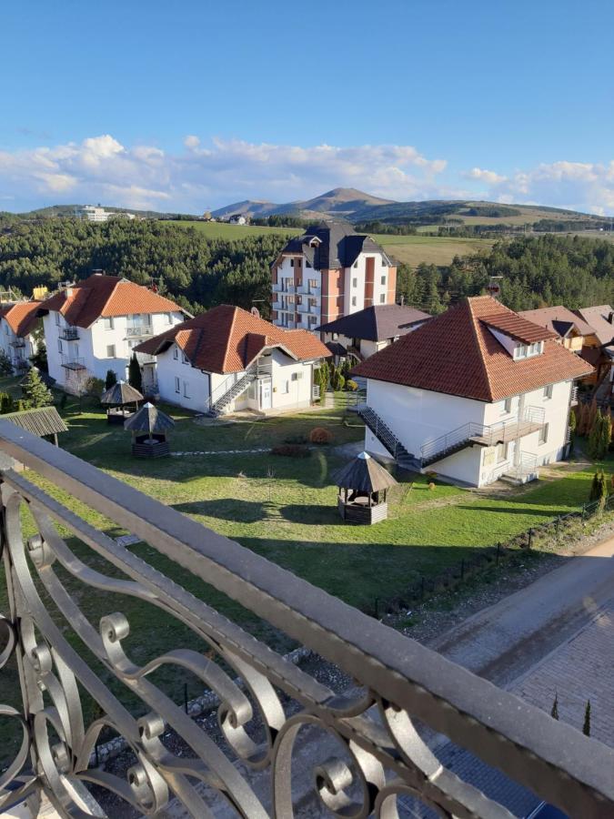 Narcis 17 - Novonamesteni Apartman Sa Prelepim Pogledom Na Tornik ズラティボール エクステリア 写真