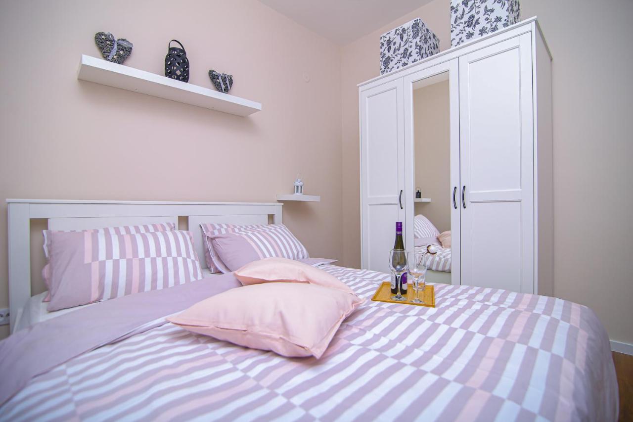 Narcis 17 - Novonamesteni Apartman Sa Prelepim Pogledom Na Tornik ズラティボール エクステリア 写真