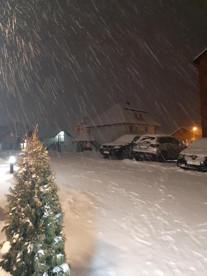 Narcis 17 - Novonamesteni Apartman Sa Prelepim Pogledom Na Tornik ズラティボール エクステリア 写真