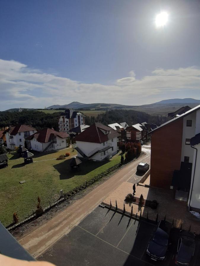 Narcis 17 - Novonamesteni Apartman Sa Prelepim Pogledom Na Tornik ズラティボール エクステリア 写真